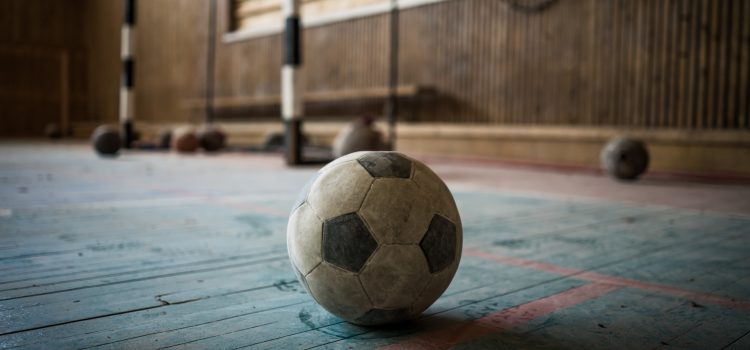 Demolarea bazelor sportive trebuie sancționată