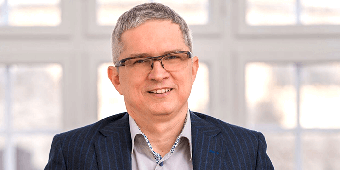 Radu Mihai, senator USR PLUS de Diaspora: Trebuie să știm ce s-a întâmplat cu adevărat cu voturile prin corespondență ale românilor!”