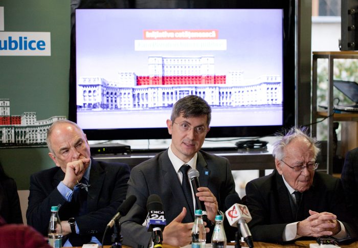USR începe strângerea de semnături pentru campania “Fără penali în funcții publice”