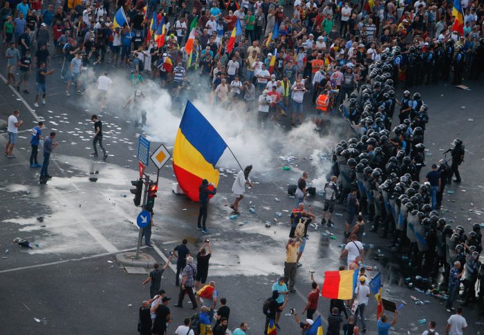 Scăparea șefilor Jandarmeriei de răspundere pentru 10 august, un nou eșec al guvernării PNL