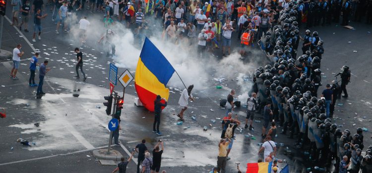 Scăparea șefilor Jandarmeriei de răspundere pentru 10 august, un nou eșec al guvernării PNL