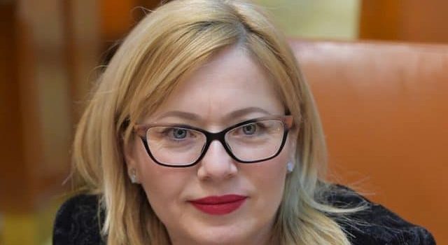 Stop colectării de bani de la elevi, profesori sau părinți! Educația este gratuită!