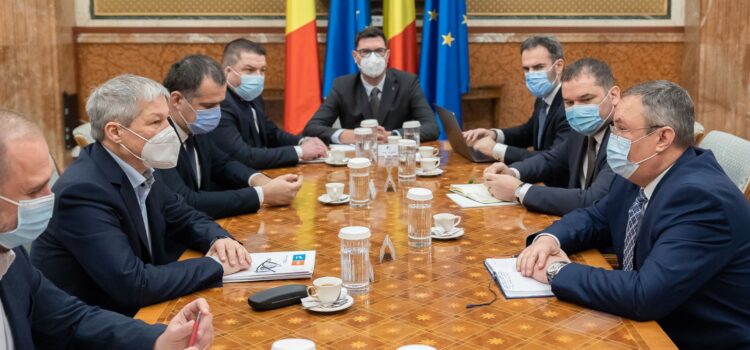 Dacian Cioloș, întâlnire alături de primari ai USR cu Ciucă: Am vrut să transmitem clar mesajul că cetățenii nu trebuie să fie penalizați