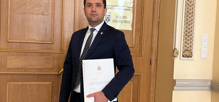 Radu Miruță: Trasabilitatea bocancilor – o nouă încercare a serviciilor de informații de a obține date personale, fară mandat