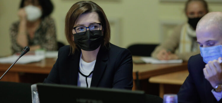 Ioana Mihăilă: Cer politicienilor să fie responsabili în al 12-lea ceas. Ceea ce face acum PNL e exact același lucru pe care îl fac cei care propagă fake news-uri legate de COVID