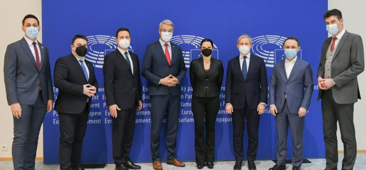 USR cere activarea unui plan de urgență pentru aprovizionarea cu gaz în cazul escaladării conflictului ruso-ucrainian