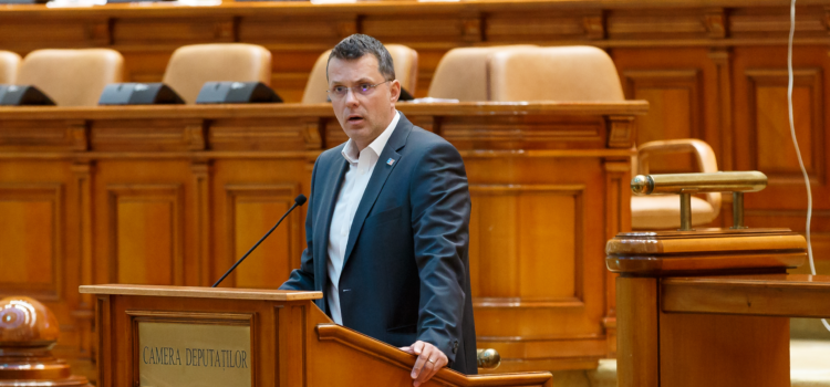 USR: Marcel Ciolacu să se ocupe de problemele reale ale românilor și să nu meargă pe fentele putiniștilor de la Budapesta