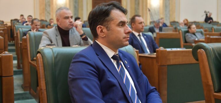 Senatorul USR Ștefan Pălărie condamnă gestul Ligiei Deca de a bloca comentariile pe Facebook